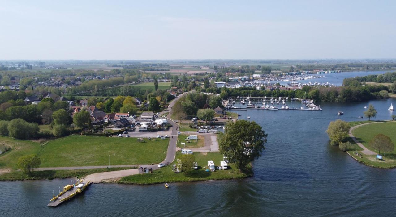 Zonnig Appartement Maasbommel. المظهر الخارجي الصورة